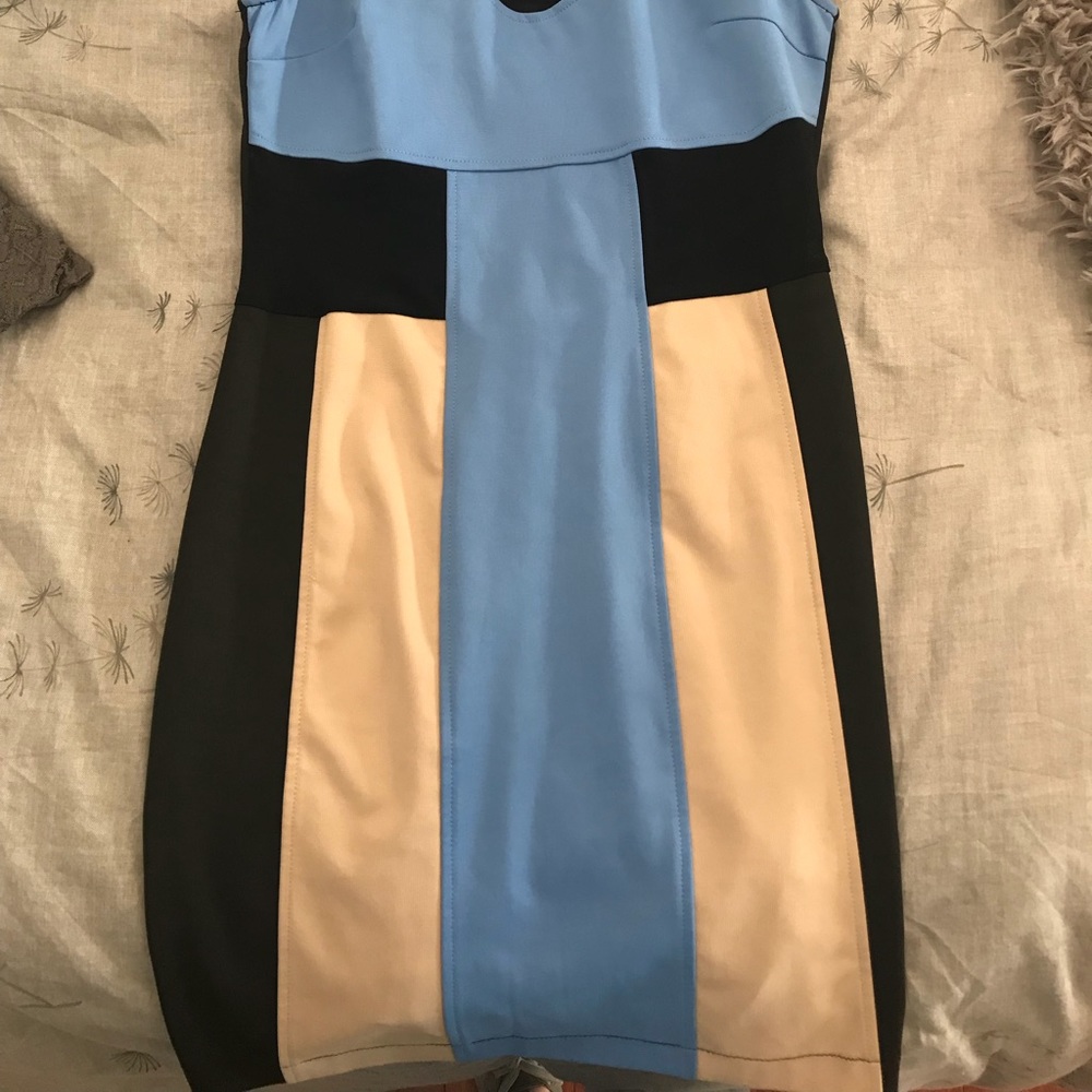Open back dress - Picture 2 of 4